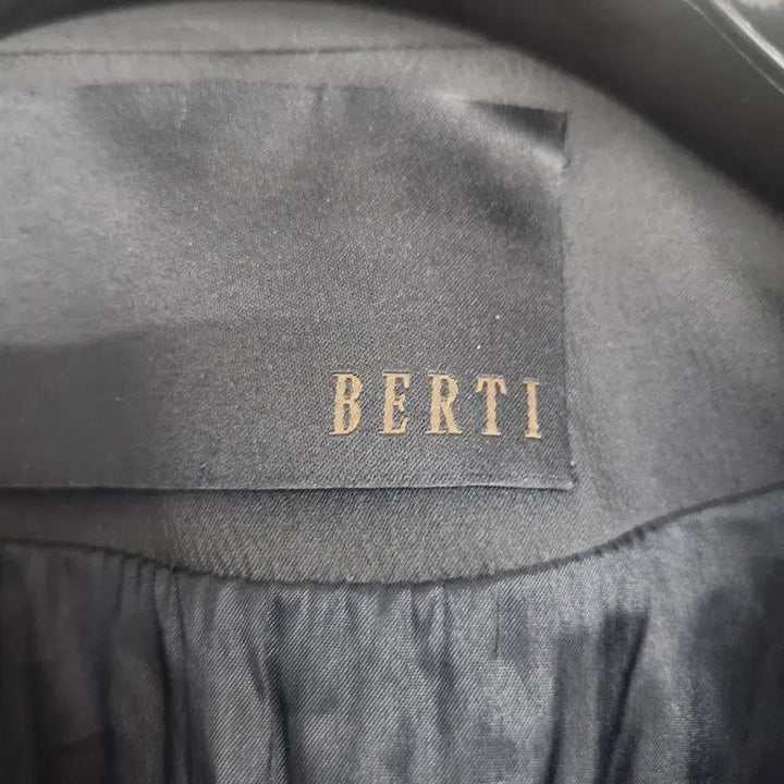 [BUNJANG] Jepyeong Berty Spring Coat / 제평 베르띠 봄 코트