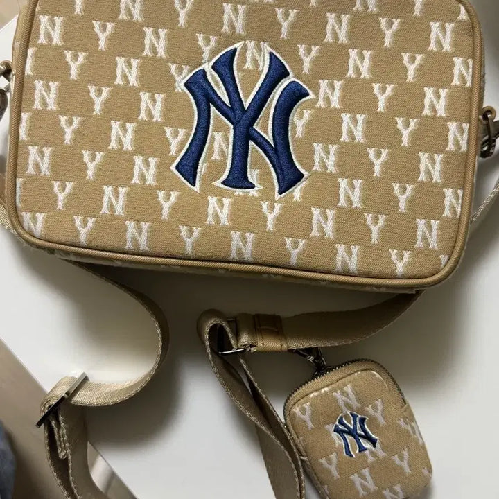 [BUNJANG] MLB Crossbody Bag / MLB 가방