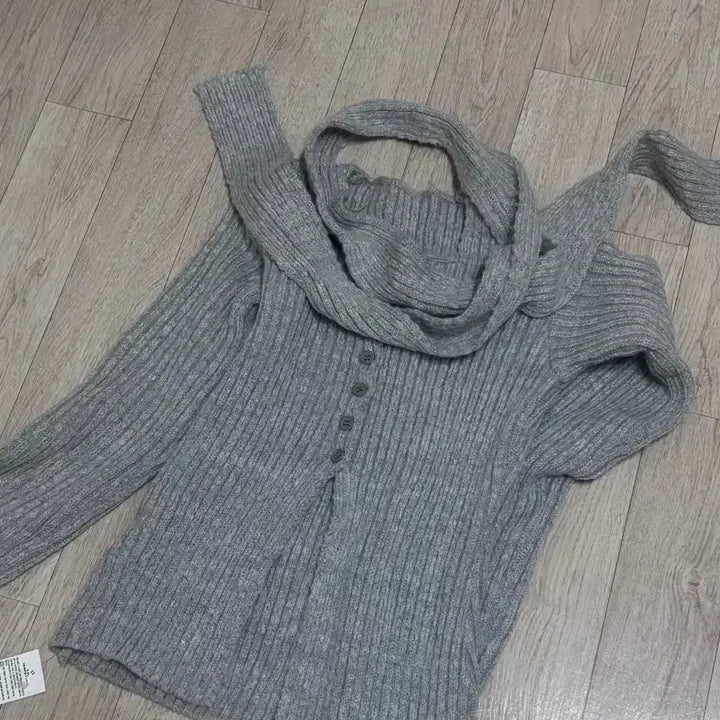 [BUNJANG] Square Neck Slit Hem Scarf Ribbed Knit Two-Piece Set / 새상품) 스퀘어넥 밑단트임 스카프 골지니트 투피스 클럽룩 글래머 허리소멸