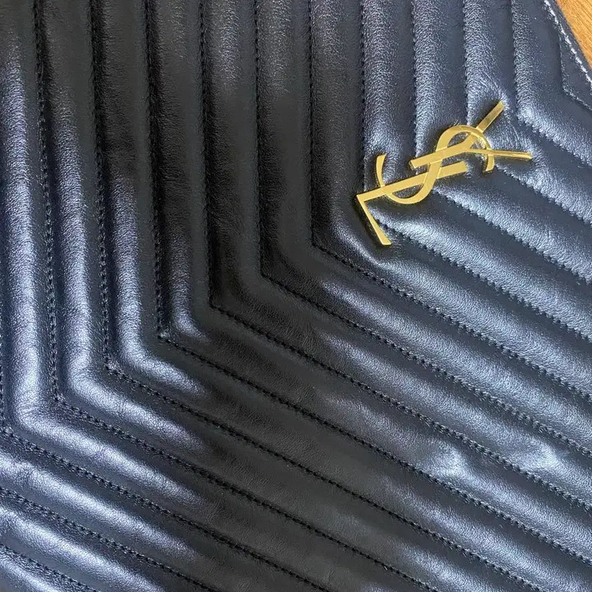 [BUNJANG] Saint Laurent Black Large Gold Clutch / 생로랑 블랙 라지 금장 클러치 정품