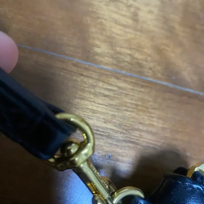 [BUNJANG] Saint Laurent Black Large Gold Clutch / 생로랑 블랙 라지 금장 클러치 정품