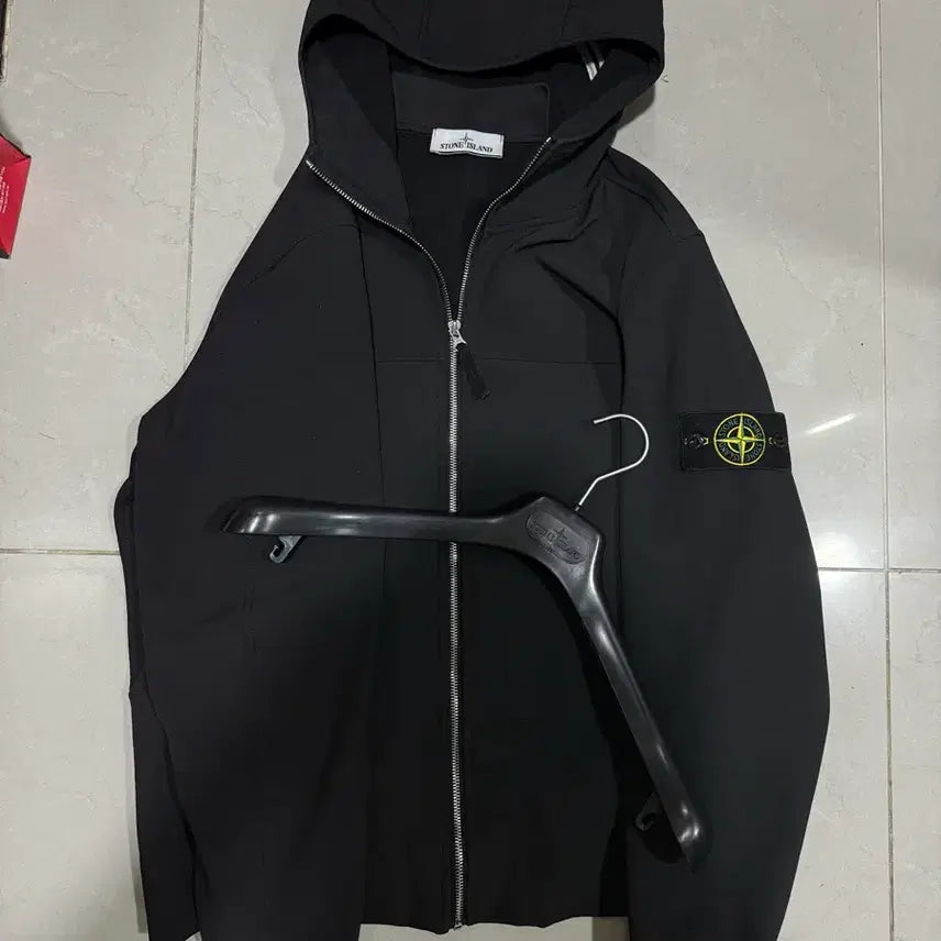 [BUNJANG] Stone Island Soft Shell Windbreaker L / [당일출고,새상품급] 스톤아일랜드 소프트쉘 바람막이 L