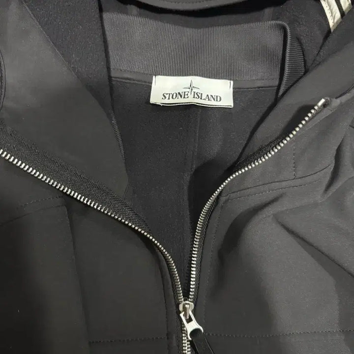 [BUNJANG] Stone Island Soft Shell Windbreaker L / [당일출고,새상품급] 스톤아일랜드 소프트쉘 바람막이 L