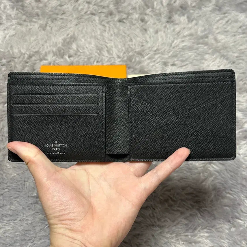 [BUNJANG] Louis Vuitton Taiga Silver Multiple Wallet Black / [풀구성] 루이비통 타이가 은장 멀티플 월릿 반지갑 블랙