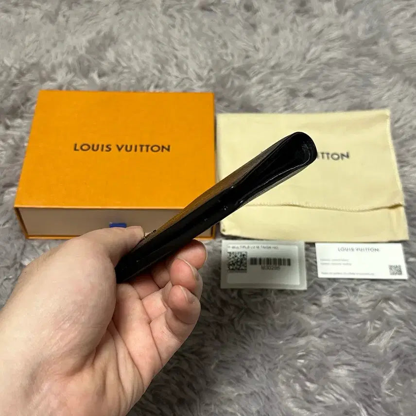 [BUNJANG] Louis Vuitton Taiga Silver Multiple Wallet Black / [풀구성] 루이비통 타이가 은장 멀티플 월릿 반지갑 블랙