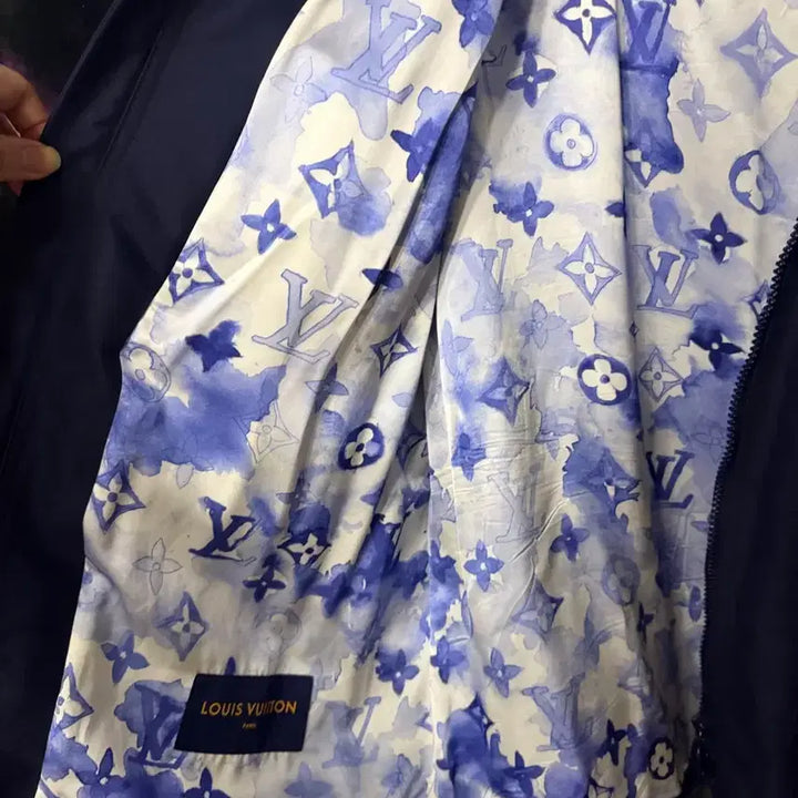 [BUNJANG] Louis Vuitton Watercolor Jumper Jacket Windbreaker (Size 54) / (54) 루이비통 황금사이즈 워터컬러 점퍼 자켓 후드 윈드브레이커 새상품