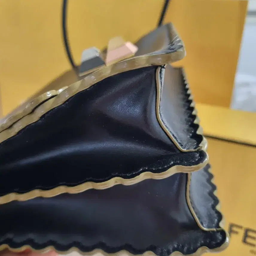 [BUNJANG] Fendi Kan I Wave Bag / 펜디 칸아이웨이브(정품)