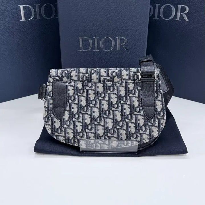 [BUNJANG] Dior Oblique Jacquard Messenger Saddle Bag / [S급/OS] 디올 오블리크 자카드 메신저 새들백 파우치 크로스백