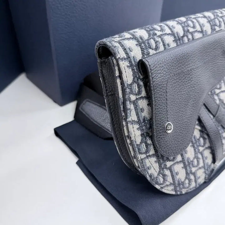 [BUNJANG] Dior Oblique Jacquard Messenger Saddle Bag / [S급/OS] 디올 오블리크 자카드 메신저 새들백 파우치 크로스백