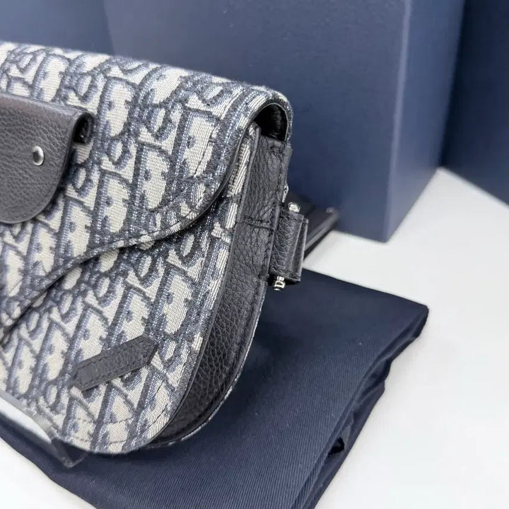 [BUNJANG] Dior Oblique Jacquard Messenger Saddle Bag / [S급/OS] 디올 오블리크 자카드 메신저 새들백 파우치 크로스백