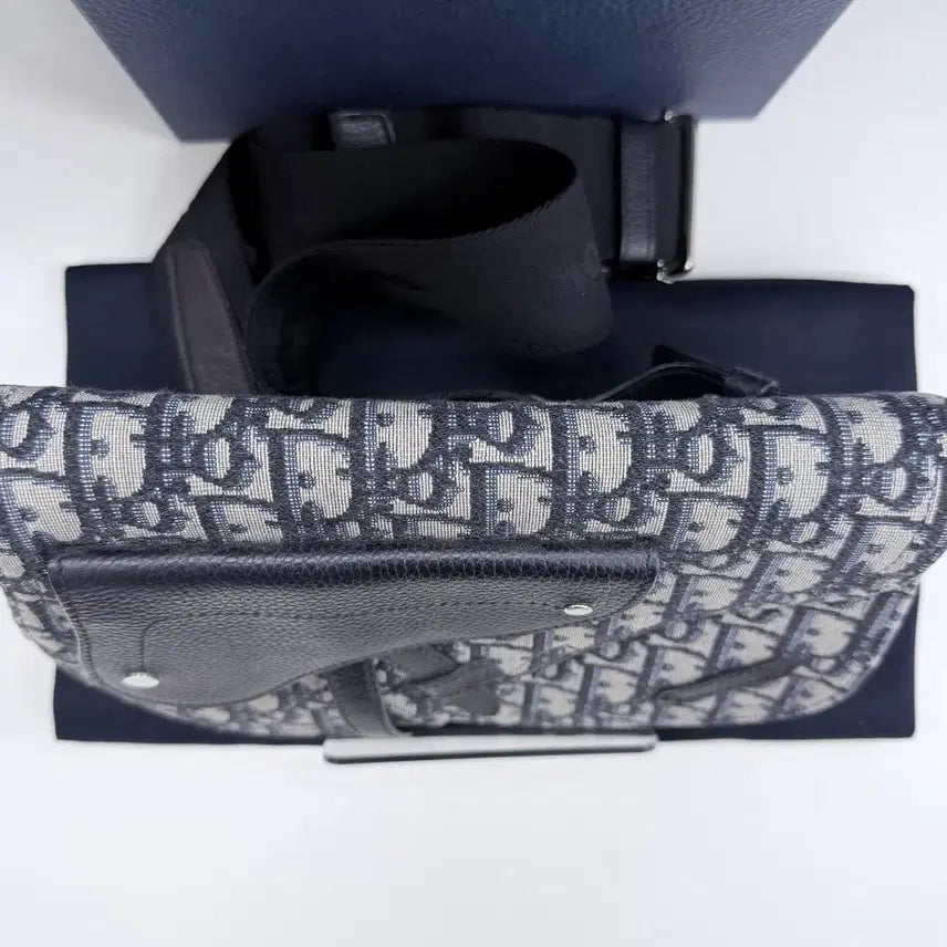 [BUNJANG] Dior Oblique Jacquard Messenger Saddle Bag / [S급/OS] 디올 오블리크 자카드 메신저 새들백 파우치 크로스백