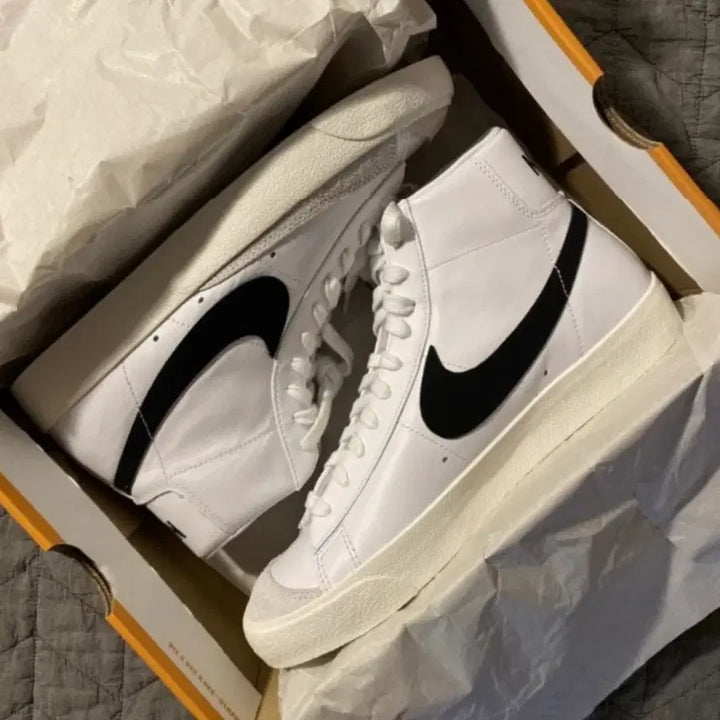 [BUNJANG] Nike Blazer Mid '77 Sneakers / 나이키 블레이저 미드77 250사이즈