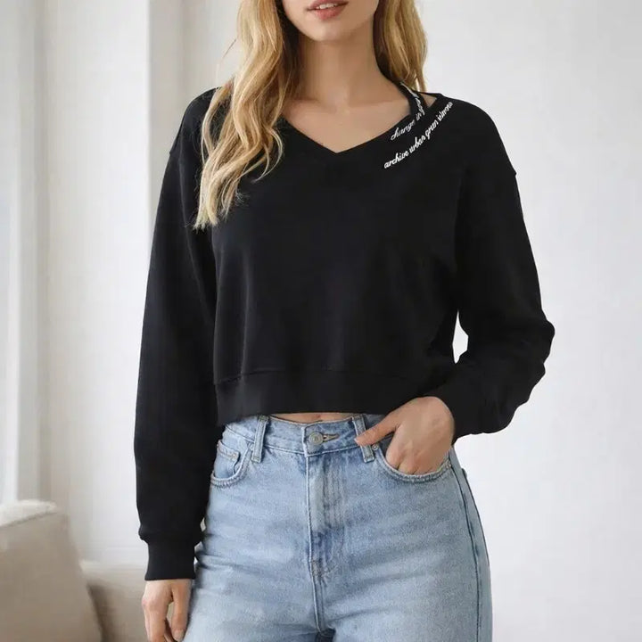 [BUNJANG] Intercrew Black V-Neck Crop Sweatshirt / 인터크루 블랙 브이넥 크롭 맨투맨 85 레터링 포인트