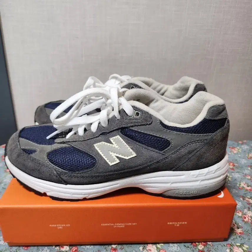 [BUNJANG] New Balance Sneakers / 뉴발란스