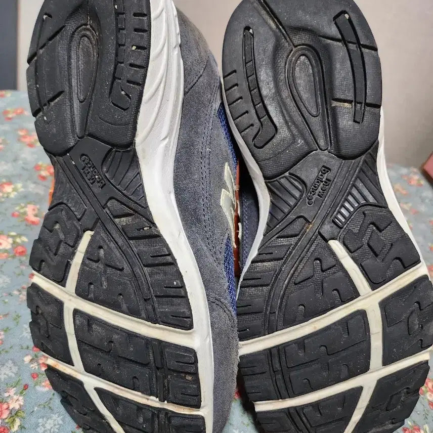 [BUNJANG] New Balance Sneakers / 뉴발란스