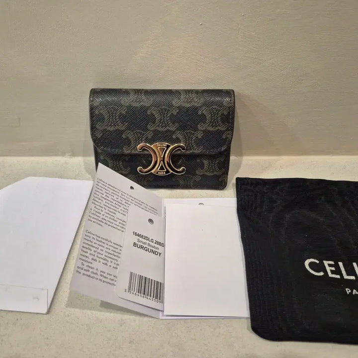 [BUNJANG] Celine Triomphe Flap Card Wallet / 셀린느 정품 트리옹프 플랩 카드지갑 판매합니다