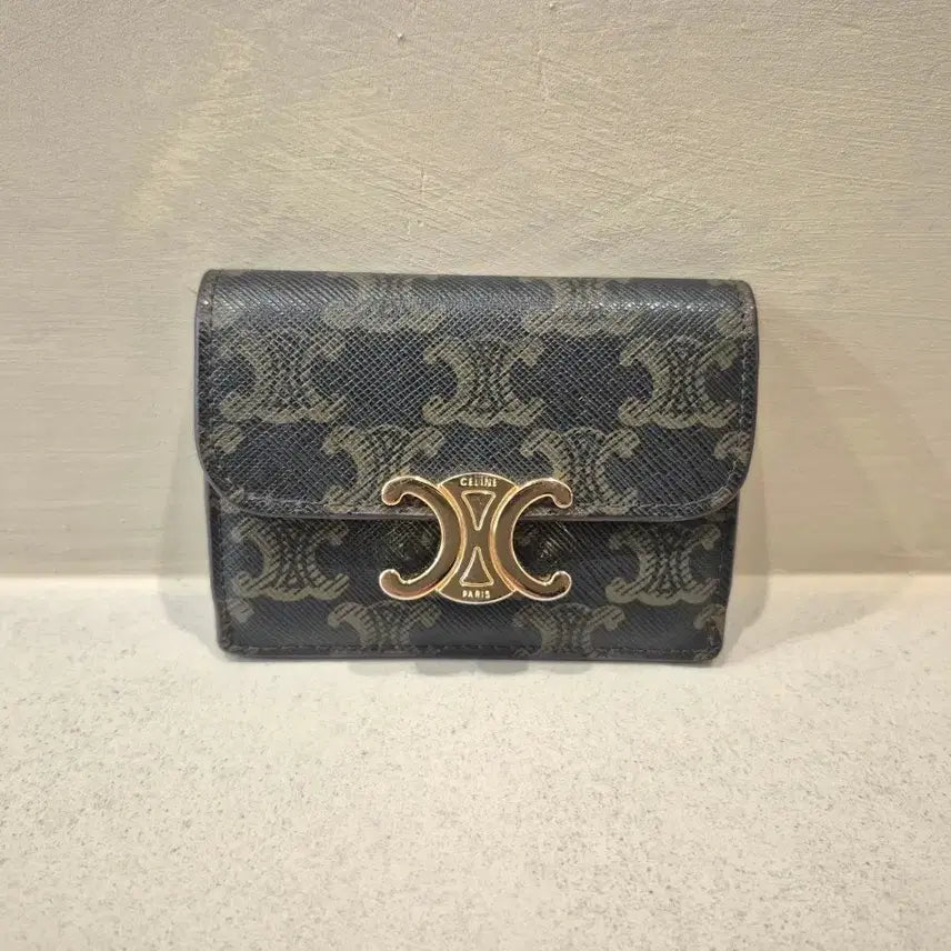 [BUNJANG] Celine Triomphe Flap Card Wallet / 셀린느 정품 트리옹프 플랩 카드지갑 판매합니다