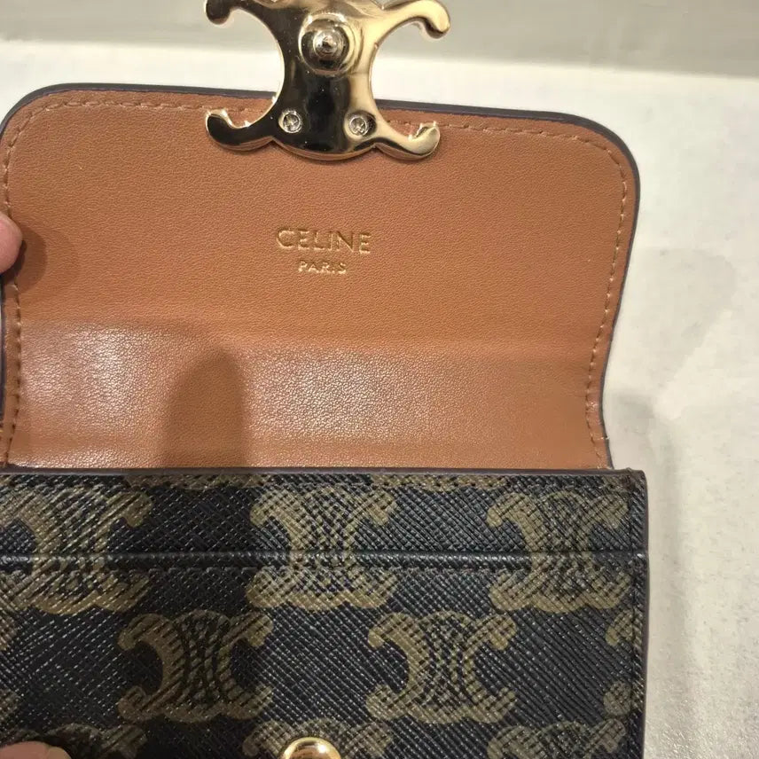 [BUNJANG] Celine Triomphe Flap Card Wallet / 셀린느 정품 트리옹프 플랩 카드지갑 판매합니다