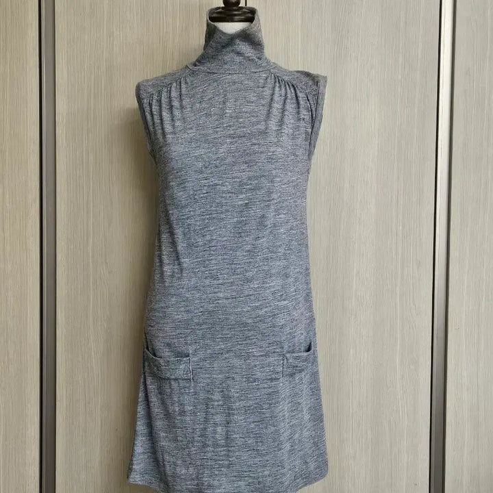 [BUNJANG] ZARA Basic Halter Neck Shirred Mini Dress / 자라(ZARA) 베이직 라인의 홀터넥 셔링 미니 원피스