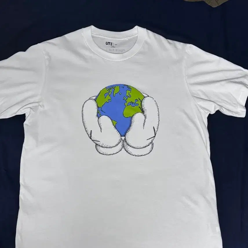 [BUNJANG] KAWS Uniqlo UT XL T-shirt / 카우스 유니클로 UT XL