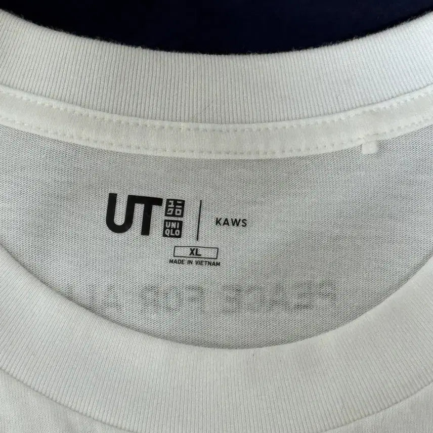[BUNJANG] KAWS Uniqlo UT XL T-shirt / 카우스 유니클로 UT XL