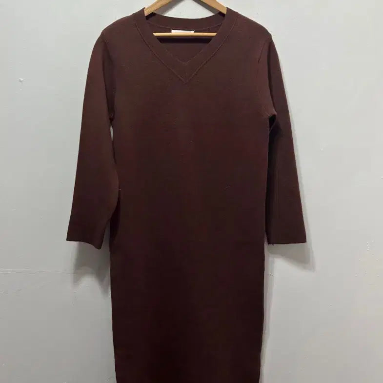[BUNJANG] V-neck Long Knit Dress Brown / 브이넥 니트 롱 원피스 니트 원피스 브라운