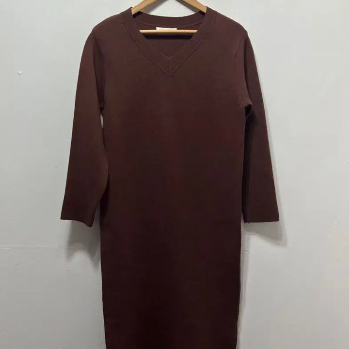 [BUNJANG] V-neck Long Knit Dress Brown / 브이넥 니트 롱 원피스 니트 원피스 브라운