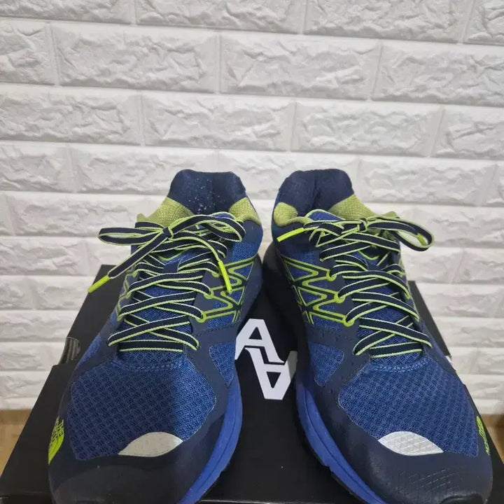 [BUNJANG] The North Face Trekking Sneakers 275 / 노스페이스 트레킹 운동화 275 등산 낚시 밀리터리 작업복 아디다 리바이