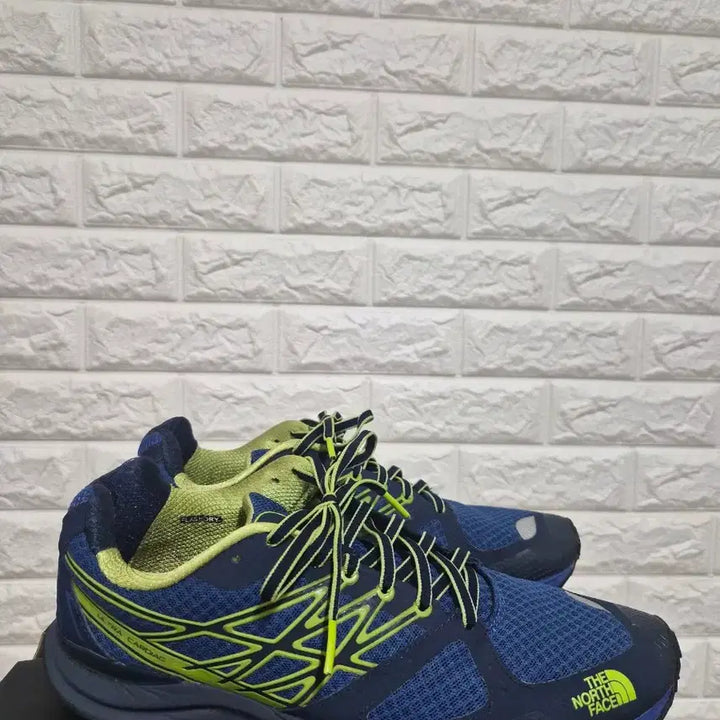 [BUNJANG] The North Face Trekking Sneakers 275 / 노스페이스 트레킹 운동화 275 등산 낚시 밀리터리 작업복 아디다 리바이