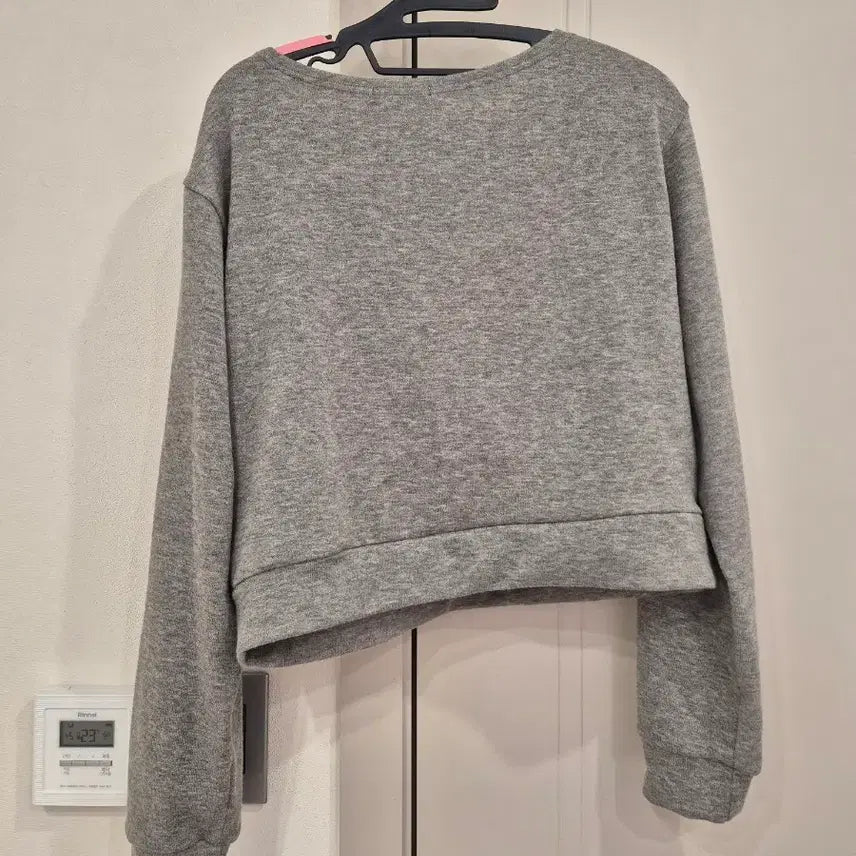 [BUNJANG] 그레이 크롭 랩 레이어드 맨투맨 / 그레이 크롭 랩 레이어드 맨투맨