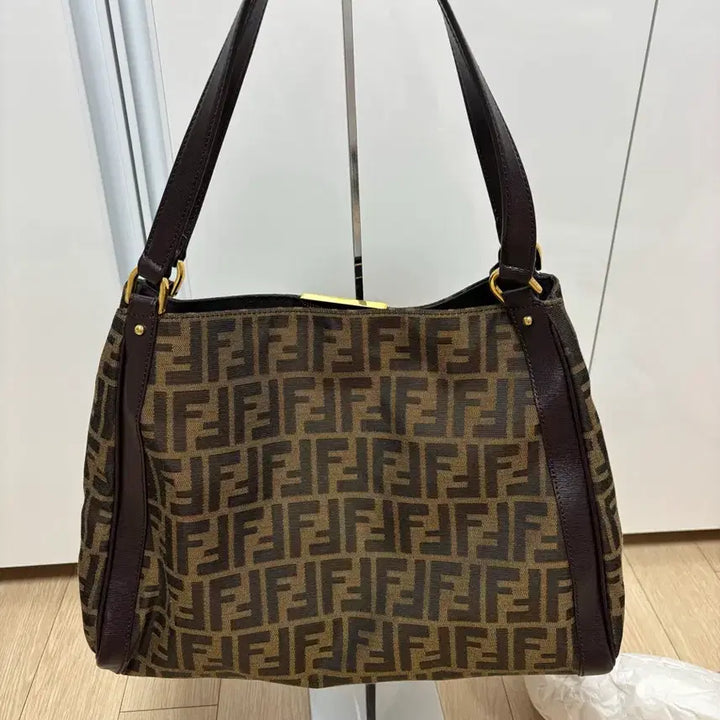 [SOLD OUT] 펜디 FF로고 숄더백