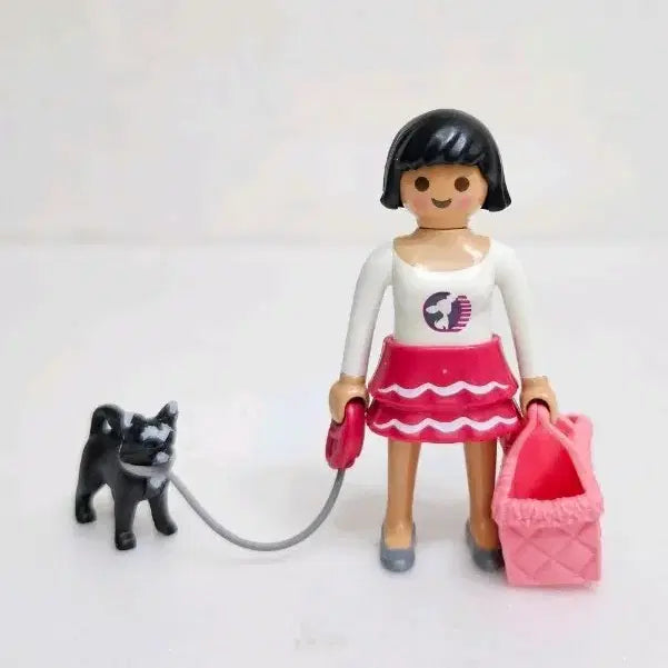 [BUNJANG] Playmobil Girl Walking Dog Figure / 플레이모빌 개산책소녀