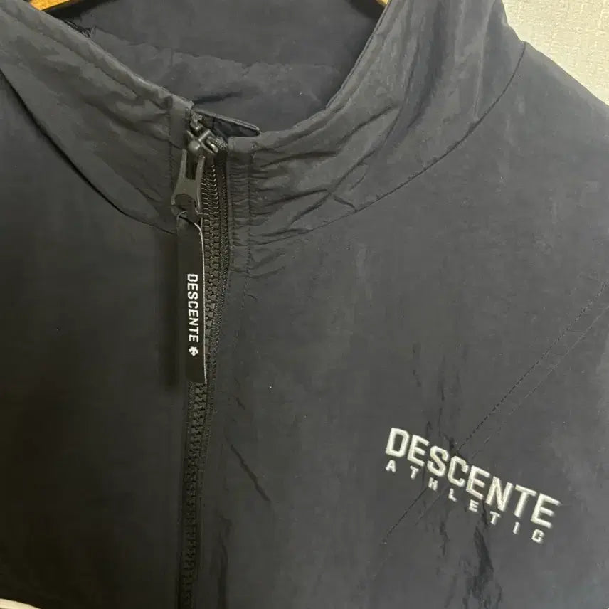 [SOLD OUT] 데상트 웜업 바람막이 95