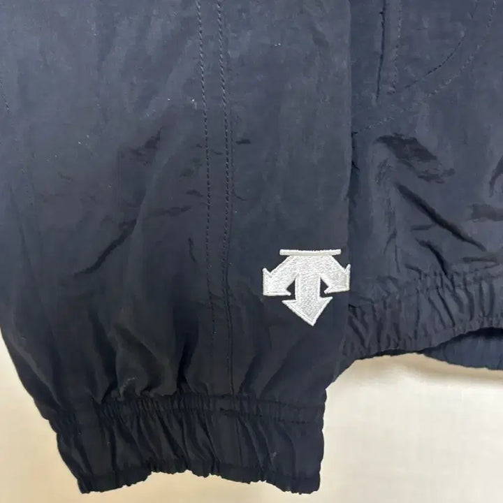 [SOLD OUT] 데상트 웜업 바람막이 95