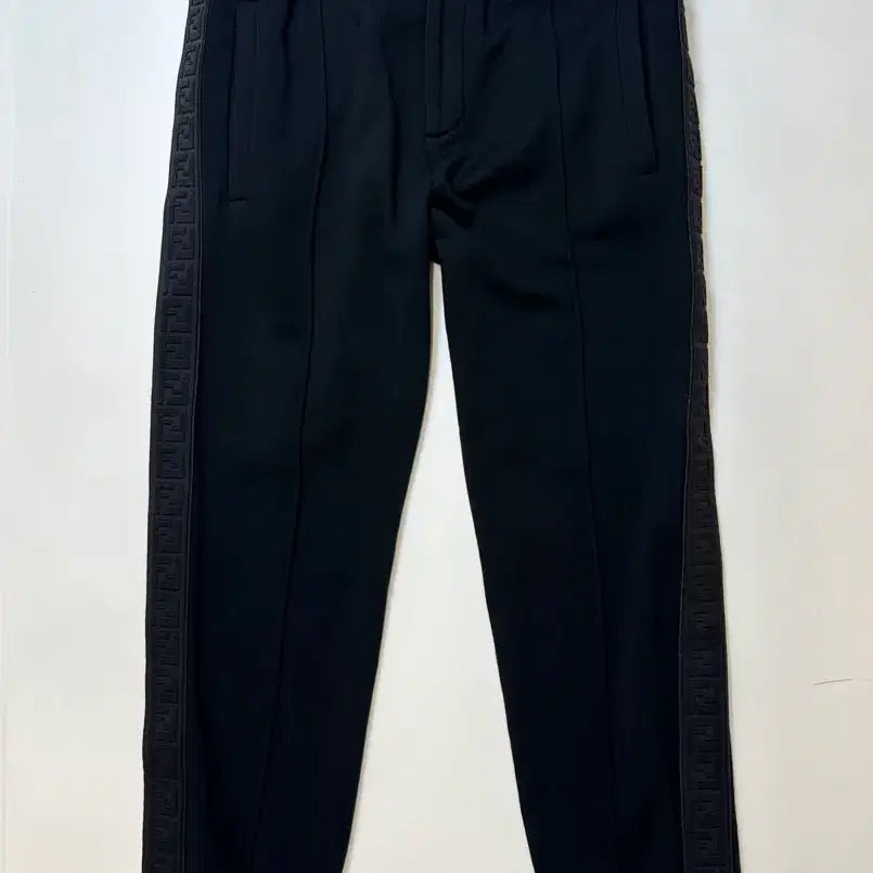 [BUNJANG] Fendi Track Jogger Pants / 펜디 사이드 트랙 조거 트레이닝 팬츠 105