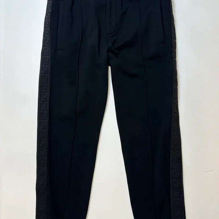 [BUNJANG] Fendi Track Jogger Pants / 펜디 사이드 트랙 조거 트레이닝 팬츠 105