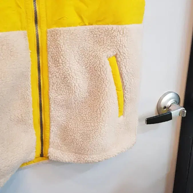 [BUNJANG] North Face Fleece Vest (Size 100) / 노스페이스 뽀글이 조끼 100사이즈