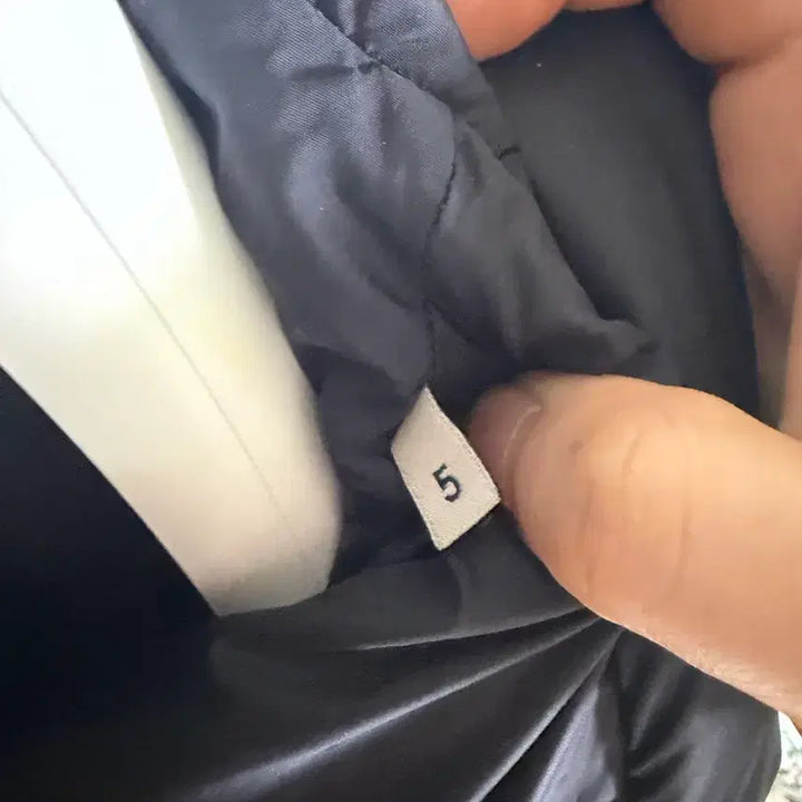 [BUNJANG] 몽클레어 네이비 패딩 클루니 5사이즈 급매 / 몽클레어 네이비 패딩 클루니 5사이즈 급매