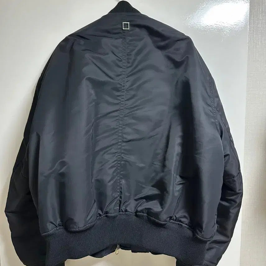 [BUNJANG] Wooyoungmi Embroidered Patch MA-1 Bomber Jacket / [48]우영미 자수패치 디테일 MA-1 블랙