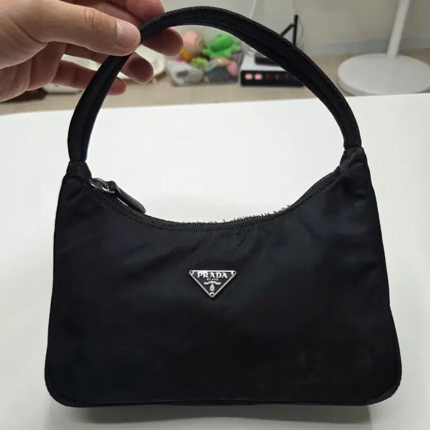 [BUNJANG] Prada Re-Edition 2000 Black Mini Bag / 프라다 리에디션 2000 블랙 미니백