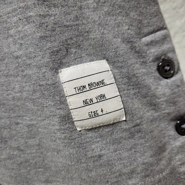 [BUNJANG] [정품] 4 / 톰브라운 포켓 반팔티 / [정품] 4 / 톰브라운 포켓 반팔티