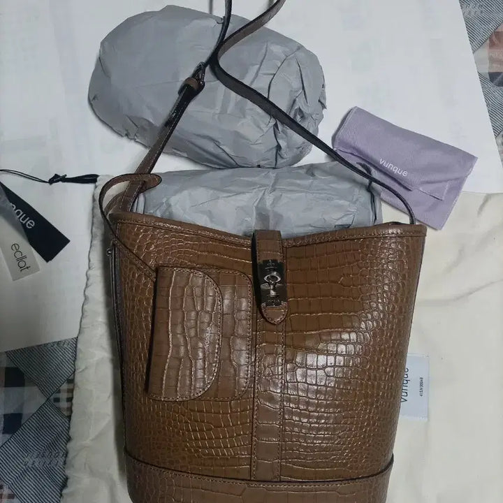 [BUNJANG] Vunque Eclat Line Pestone Basket Medium Bag / 분크 에끌라라인 페스토네 바스켓 미듐 가방
