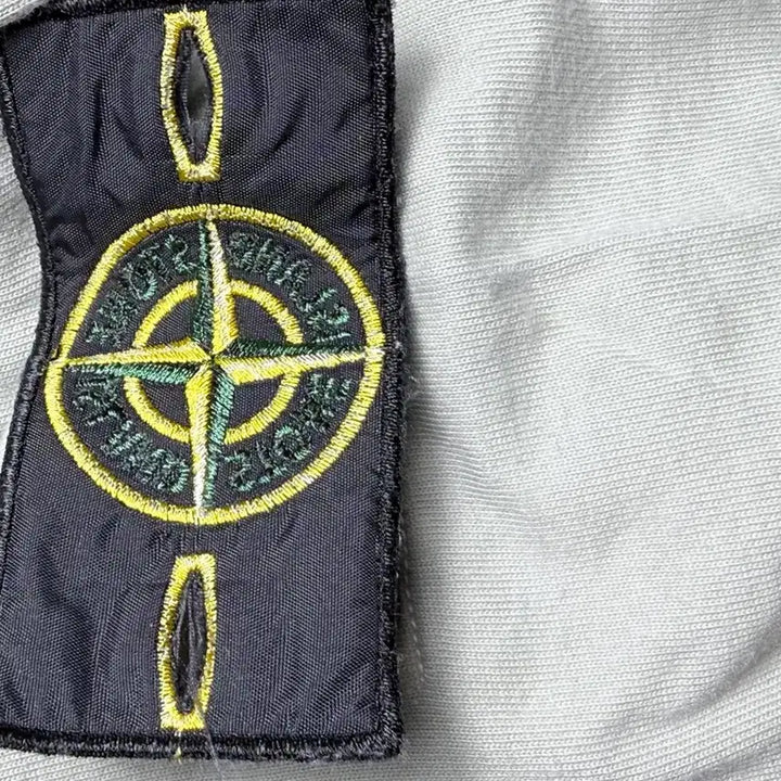 [SOLD OUT] 스톤아일랜드 19fw 롱슬리브 가먼트 실버