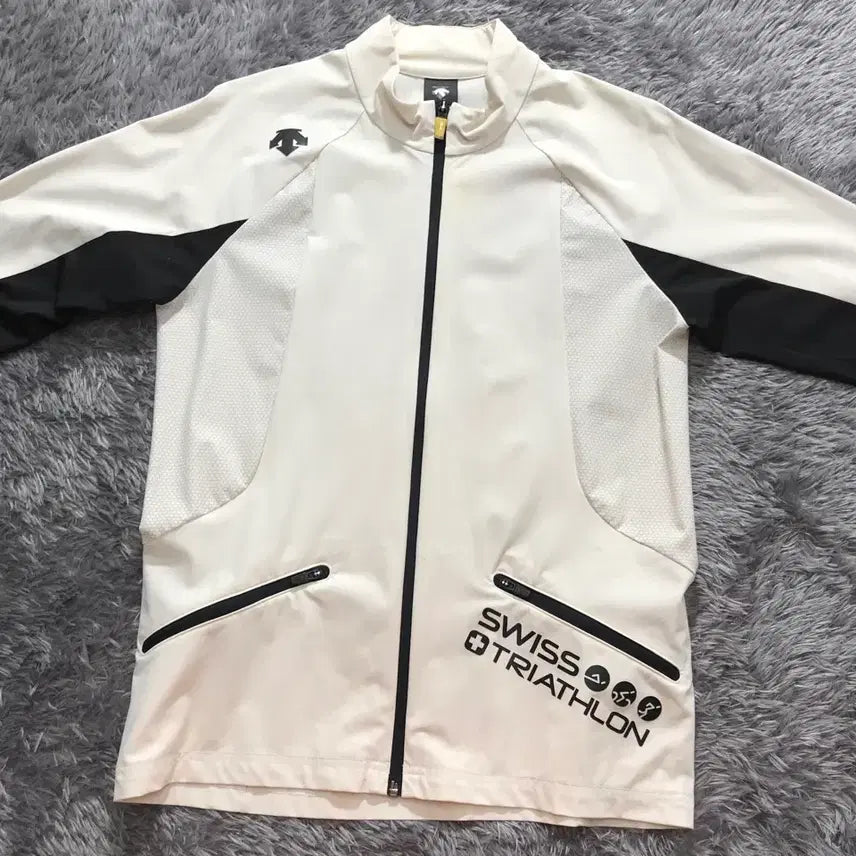 [SOLD OUT] [M] 데상트(DESCENTE) 듀애슬론 냉감 자켓