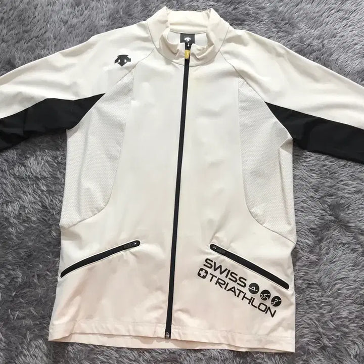[SOLD OUT] [M] 데상트(DESCENTE) 듀애슬론 냉감 자켓