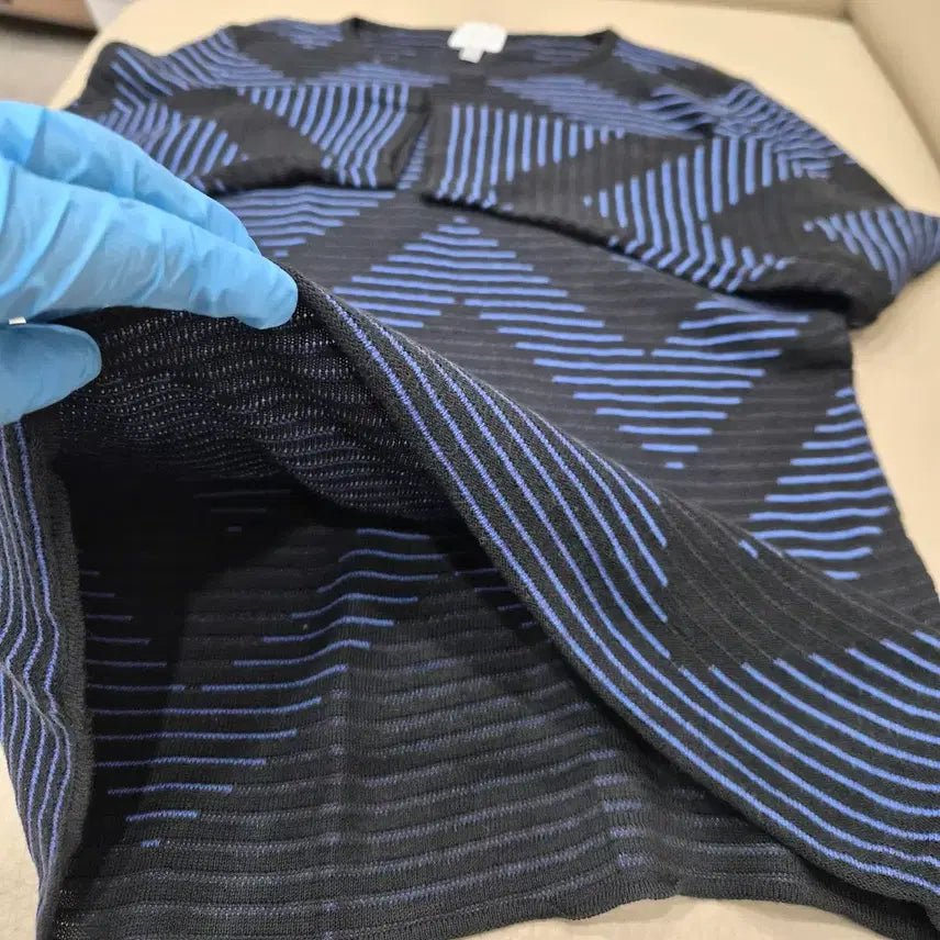 [BUNJANG] Armani Collezioni Knit Top - Herringbone Pattern / ARMANI COLLEZIONI 아르마니 꼴레지오니 정품 긴팔 니트티