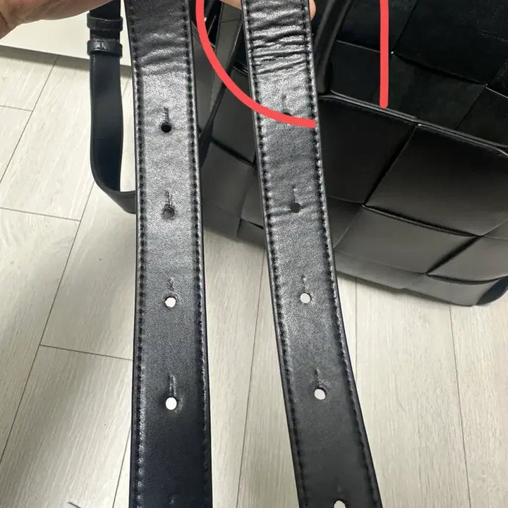 [BUNJANG] Bottega Arcode Strap Tote Bag Black / 보테가 아르코 스트랩 토트백 블랙