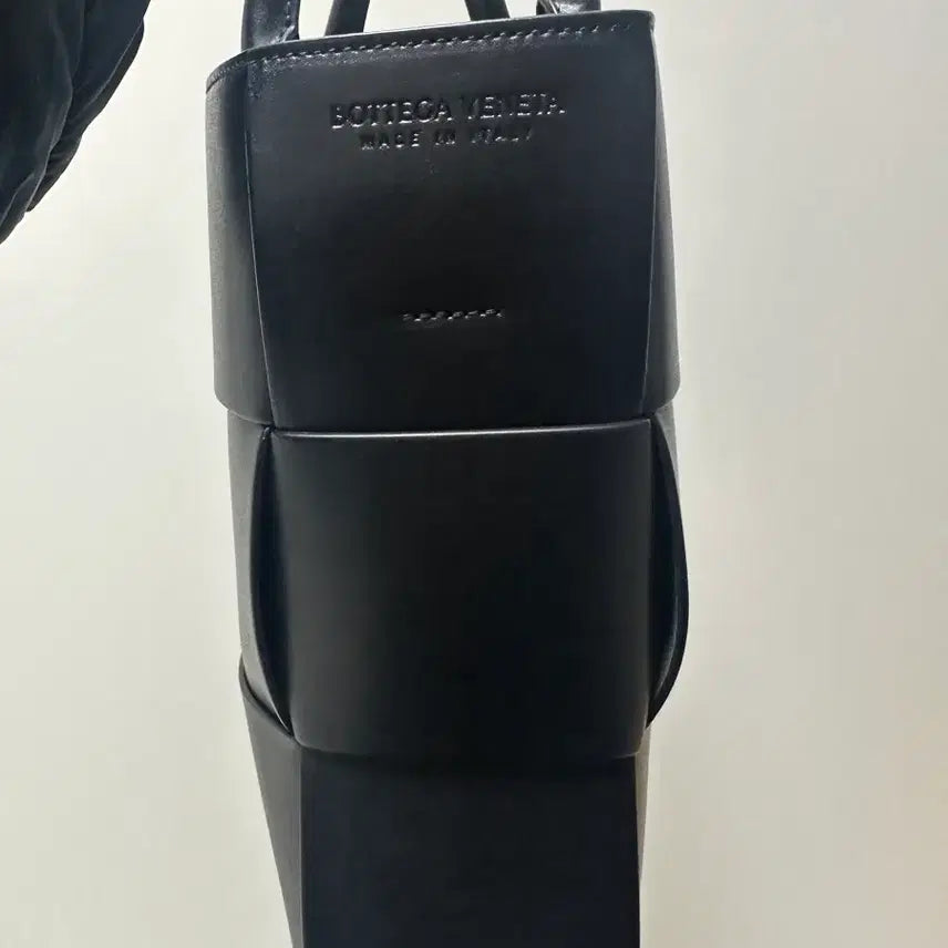 [BUNJANG] Bottega Arcode Strap Tote Bag Black / 보테가 아르코 스트랩 토트백 블랙