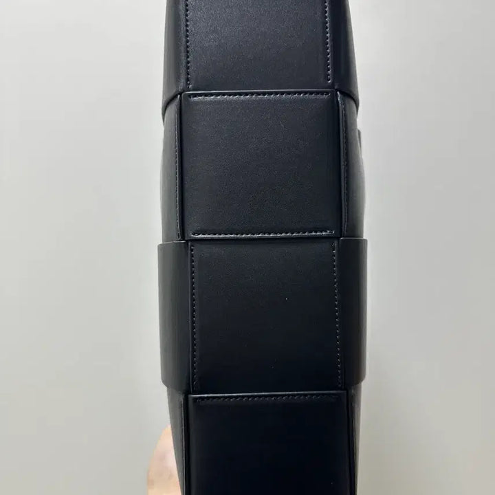 [BUNJANG] Bottega Arcode Strap Tote Bag Black / 보테가 아르코 스트랩 토트백 블랙