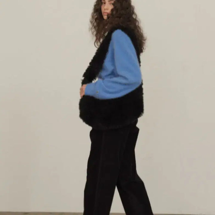 [BUNJANG] Diagonal Curly Fur Bag - Black Shoulder Bag / 다이애그널 컬리 퍼 백 블랙